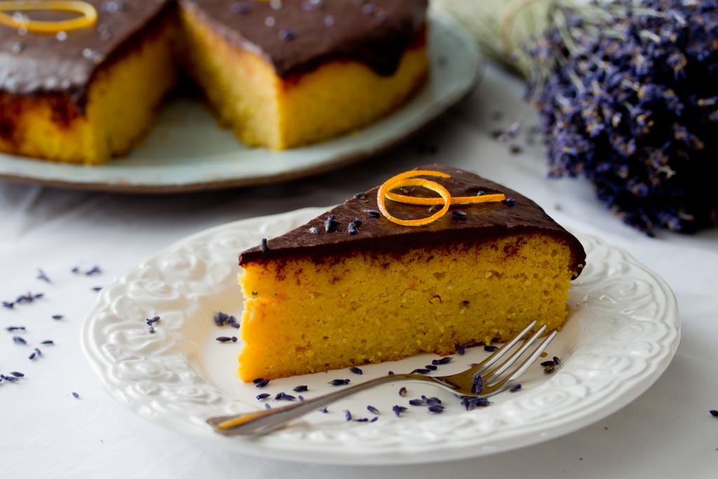 Hornea tu propio pastel de naranja con lavanda | Bistro Badia