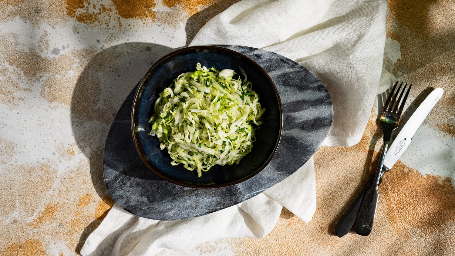 Ensalada de col con hierbas frescas | vegana | La receta fácil