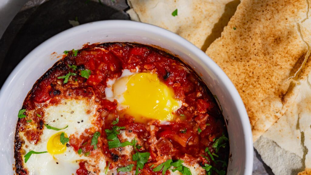 Shakshuka preparado en la freidora de aire caliente