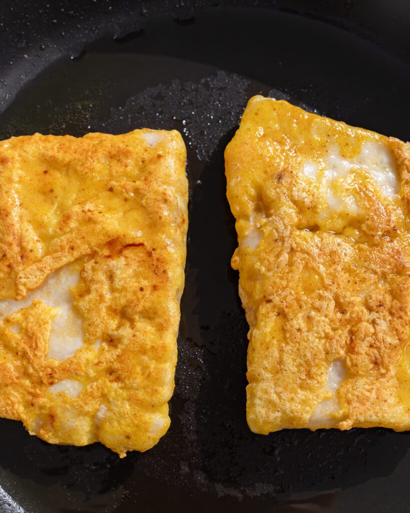 Samke Harra is fried in a pan.