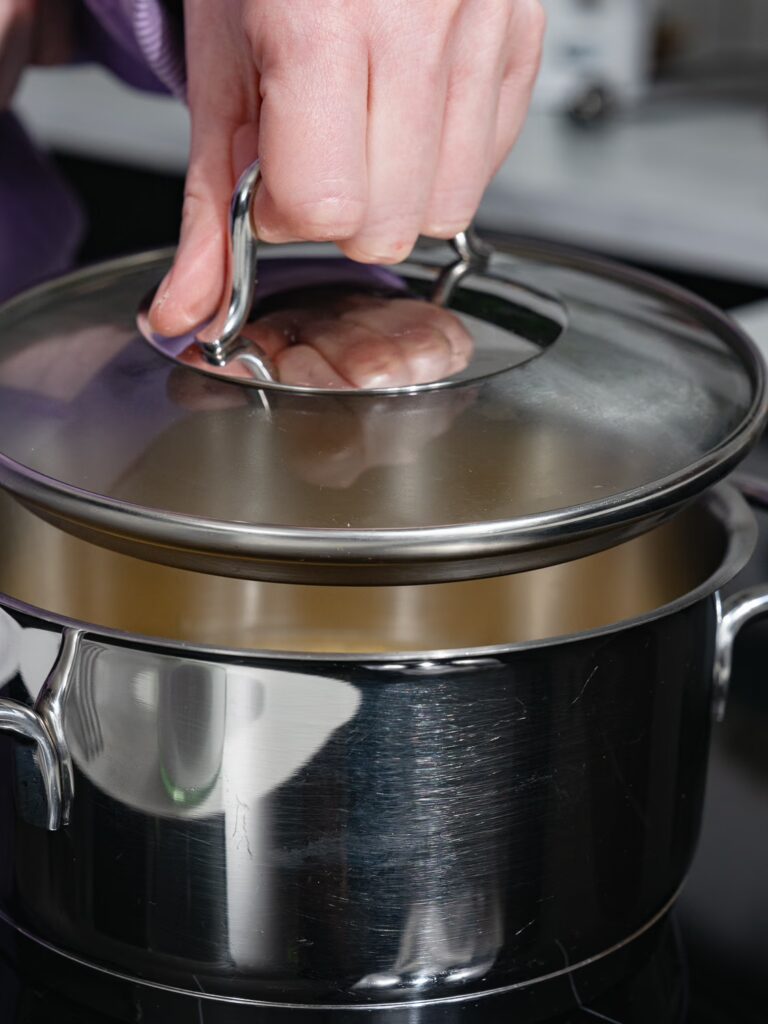 To cook the bulgur, place a lid on the pot.